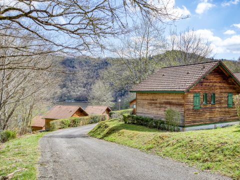 Résidence Vacancéole Les Chalets de la Chazotte - Camping Puy-de-Dôme - Image N°0